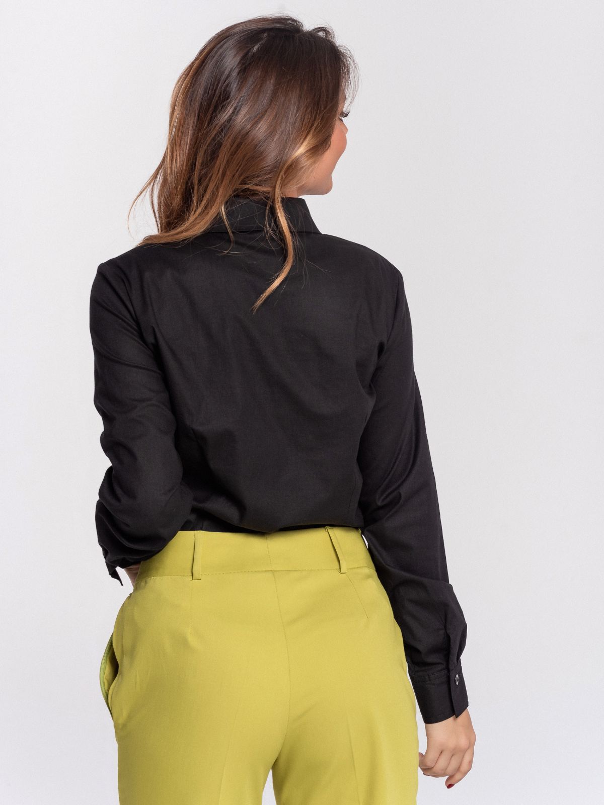 Kosulja 005W crna pozadi