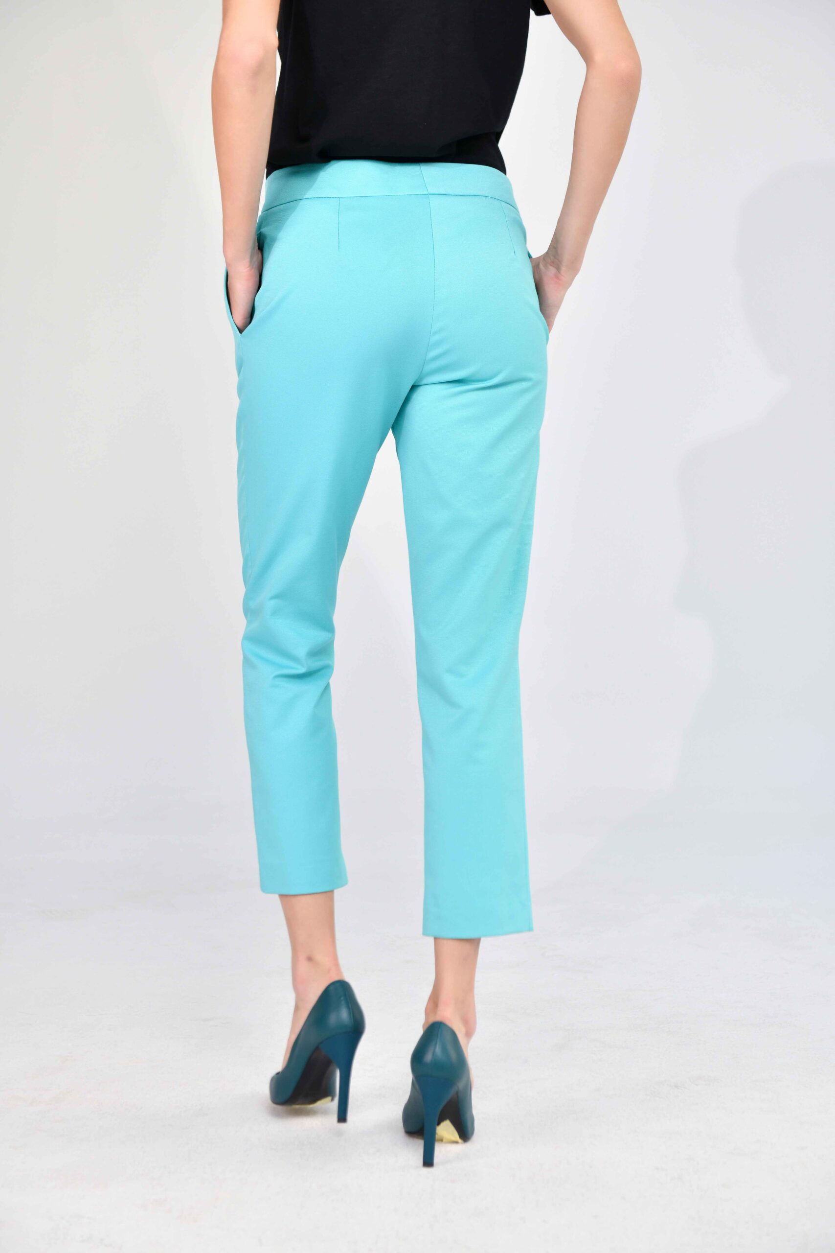 Pantalone 140Z tirkiz pozadi