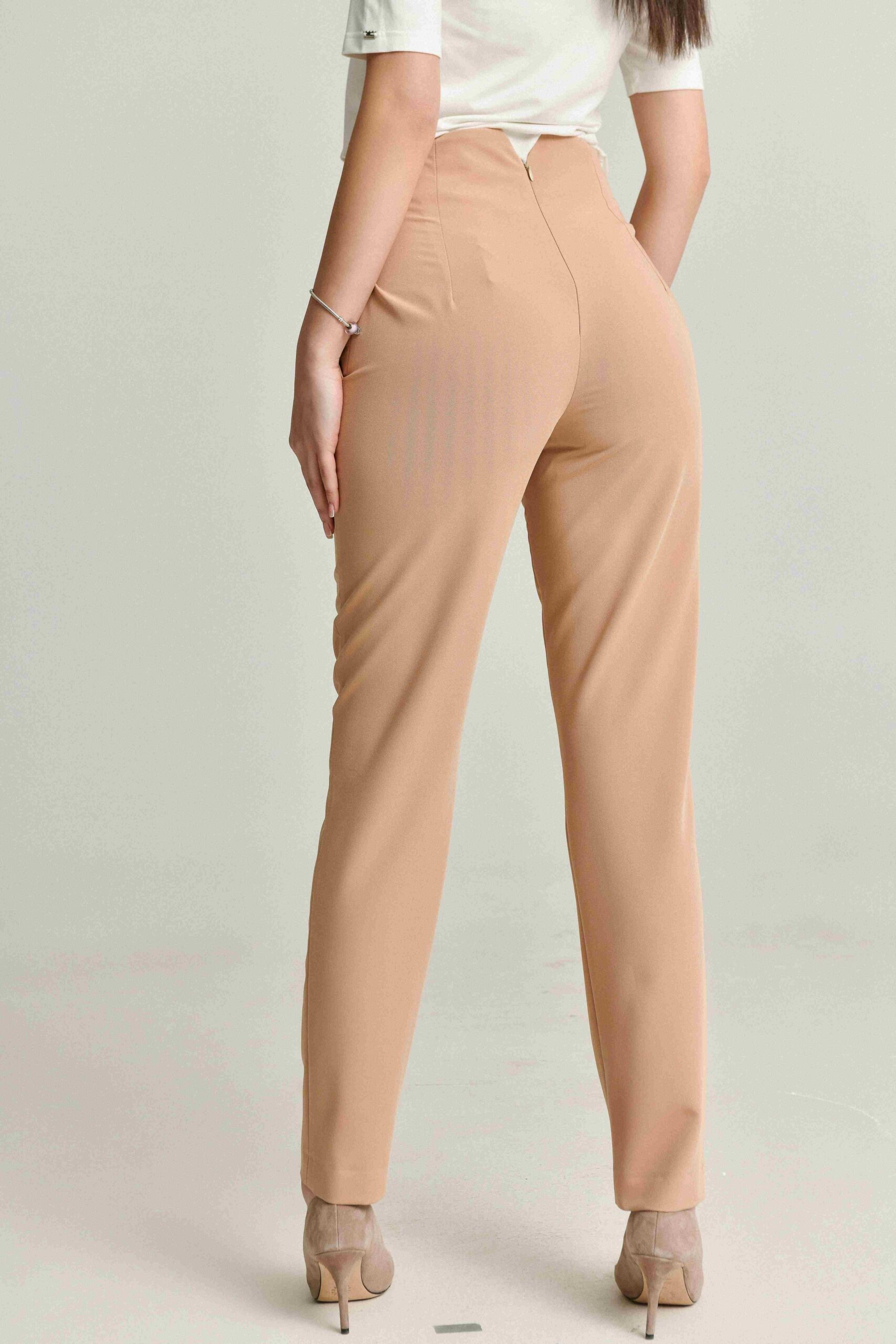 Ženske pantalone 040Y pesak pozadi