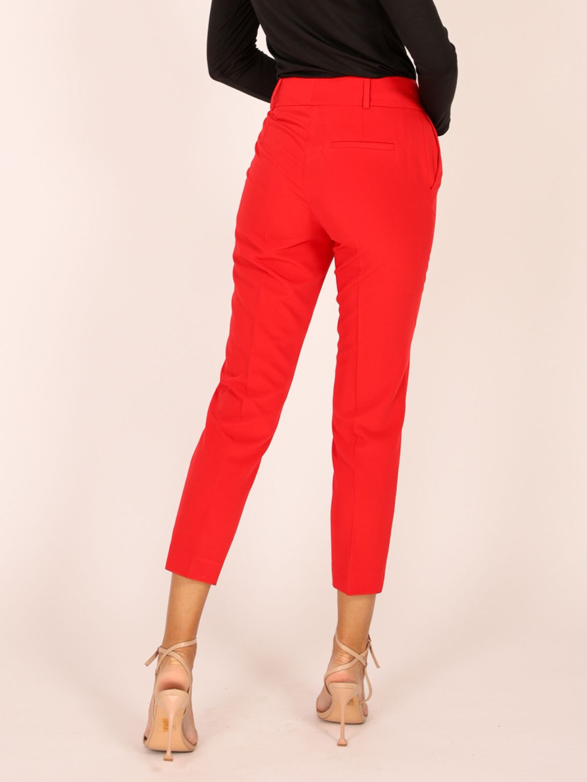 Pantalone AP00 crna pozadi